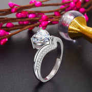 Loffita HeartGlow Zircon Ring